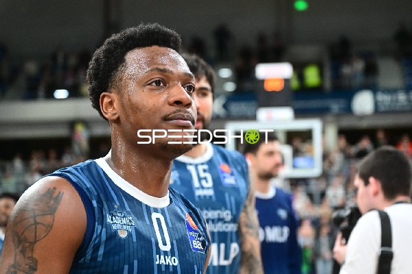 DJ Horne (0; MLP Academics Heidelberg) und Marcel Keßen (15; MLP Academics Heidelberg) auf dem Spielfeld