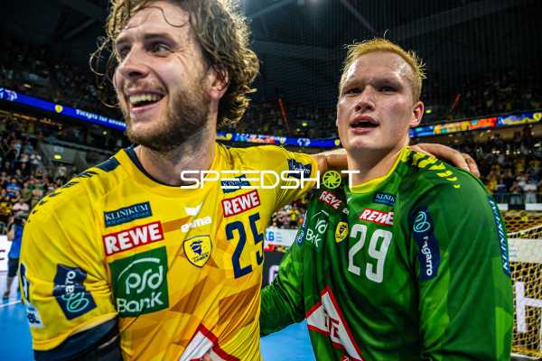 Handball I Herren I Saison 2024-2025 I Daikin Handballbundesliga I 1. Spieltag I Rhein-Neckar Löwen - THW Kiel I 05.09.2024 Jubel, David Späth (29, Rhein-Neckar Löwen), Olle Forsell Schefvert (25, Rhein-Neckar Löwen)
Ort: Mannheim, Germany
Datum: 05.09.2024 - Jubel, David Späth, Olle Forsell Schefvert, David Späth