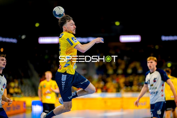 Wurf Juri Knorr (10;Rhein Neckar Löwen) in Halbzeit