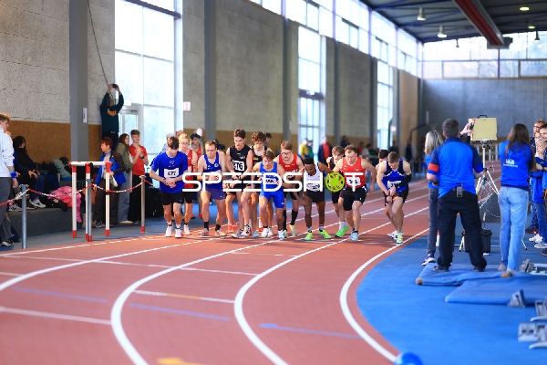 Start des Hallenlaufs mit Müller Tim (477; LG Rülzheim)