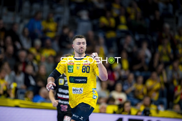 Jannik Kohlbacher (80; Rhein Neckar Löwen) in Aktion