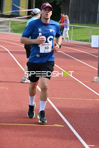 Läufer beim TVE Sommerlauf Edingen