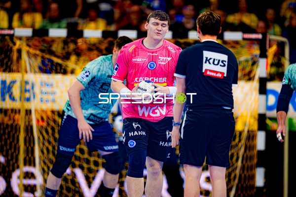 Ballkontrolle durch Lukas Laube (24; TVB 1898 Stuttgart)