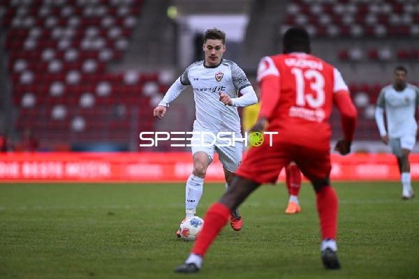 Zweikampf um den Ball