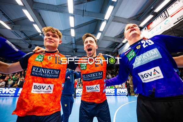Handball I Herren I Saison 2024-2025 I Daikin Handballbundesliga I 11. Spieltag I Frisch AUF! Göppingen - Rhein-Neckar Löwen I 23.11.2024 Jubel, David More (15, Rhein-Neckar Löwen), Patrick Groetzki (24, Rhein-Neckar Löwen), David Späth (29, Rhein-Neckar Löwen)
Ort: Göppingen, Germany
Datum: 23.11.2024 - Jubel, David More, Patrick Groetzki