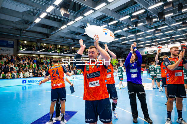 Handball I Herren I Saison 2024-2025 I Daikin Handballbundesliga I 11. Spieltag I Frisch AUF! Göppingen - Rhein-Neckar Löwen I 23.11.2024 Jubel, Jannik Kohlbacher (80, Rhein-Neckar Löwen)
Ort: Göppingen, Germany
Datum: 23.11.2024 - Jubel, Jannik Kohlbacher, Jannik Kohlbacher, Steven Plucnar Jacobsen