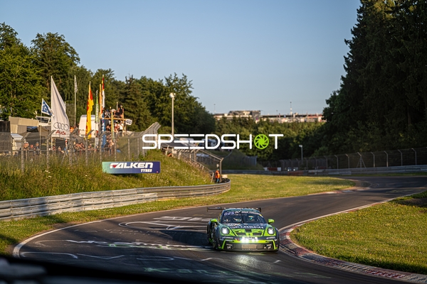 Rennfahrzeug auf der Nordschleife