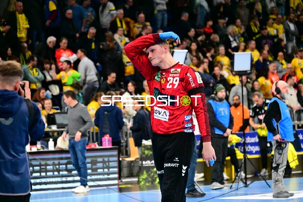 David Späth (29; Rhein Neckar Löwen) entspannt sich