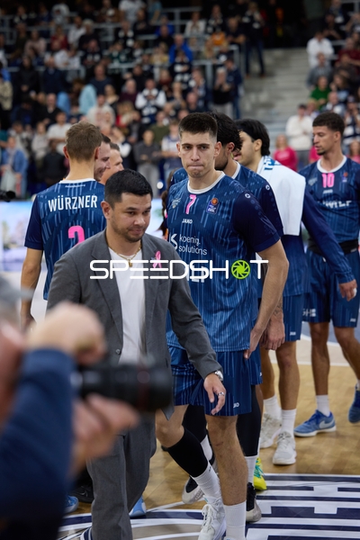 Samuell Williamson (10; MLP Academics Heidelberg) und Dusan Neskovic (7; MLP Academics Heidelberg) mit Danny Jansson (999; MLP Academics Heidelberg)