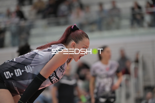 Isabel Kovacic (11; Schwarz-Weiß Erfurt) in Aktion