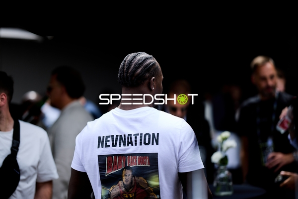 Ringside-Zone Face-Off