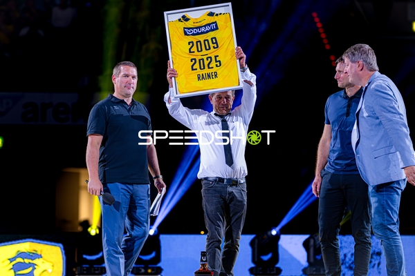 Trikot-Ehrung in der SAP Arena
