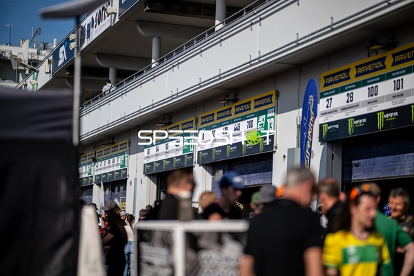 Boxengasse beim 24h Rennen 2025