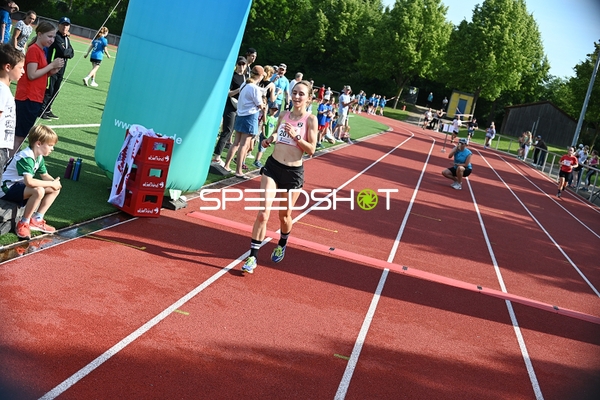 Läuferin beim TVE Sommerlauf Edingen