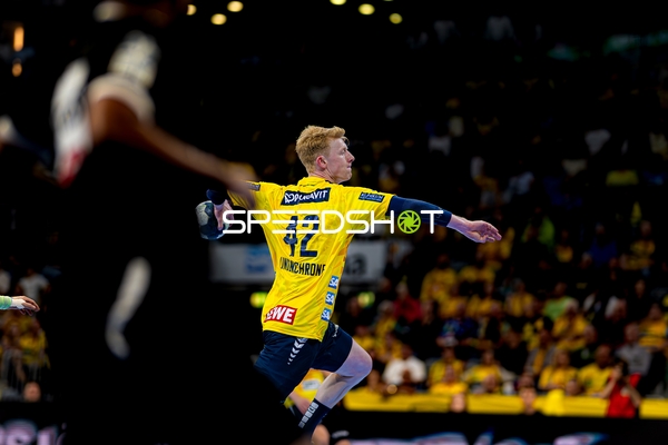 Wurf von Jon Lindenchrone Andersen (42; Rhein Neckar Löwen)