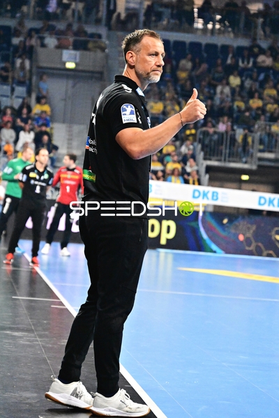 Trainer Maik Machulla (Trainer; Rhein Neckar Löwen) an der Seitenlinie