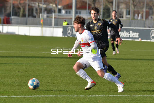 Fußball I Herren I Saison 2021-2022 I Regionalliga Südwest I 24. Spieltag I VfB Stuttgart II - 1. FSV Mainz 05 II I 12.02.2022 Antritt von Lukas Laupheimer (#16, VfB Stuttgart II)
Ort: Stuttgart, Germany
Datum: 12.02.2022
