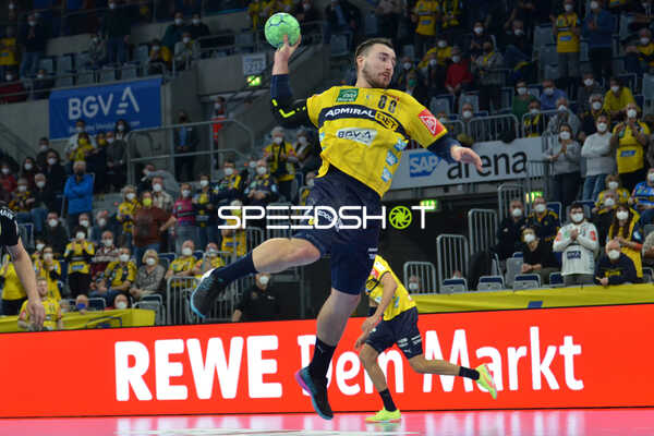 Handball I Herren I Saison 2021-2022 I Liquimoly Handball Bundesliga I 20. Spieltag I Rhein-Neckar Löwen - HC Erlangen I 12.02.2022 Wurf von Jannik Kohlbacher (#80, Rhein-Neckar Löwen)
Ort: Mannheim, Germany
Datum: 12.02.2022 - Jannik Kohlbacher