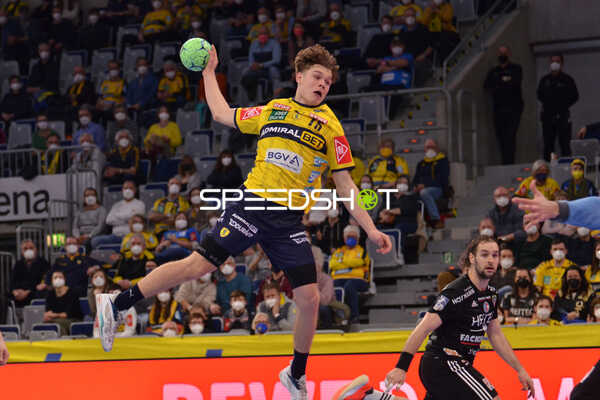 Handball I Herren I Saison 2021-2022 I Liquimoly Handball Bundesliga I 20. Spieltag I Rhein-Neckar Löwen - HC Erlangen I 12.02.2022 Wurf von David More (#15, Rhein-Neckar Löwen)
Ort: Mannheim, Germany
Datum: 12.02.2022 - David Móré
