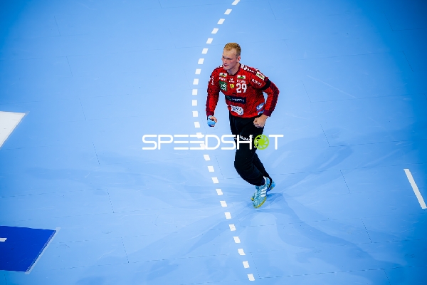 David Späth (29; Rhein Neckar Löwen) steht bereit im Tor