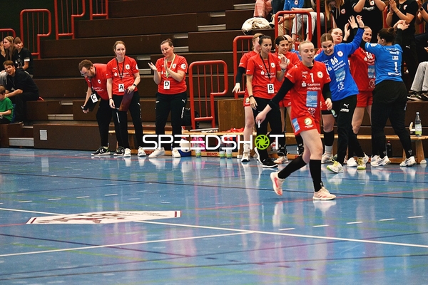 Spielerinnen der Kurpfalz Bären jubeln