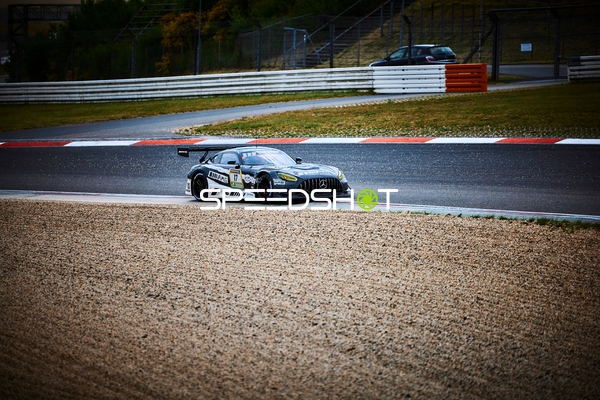 Team ADVAN x HRT (17): Adam Christodoulou, Mikael Grenier, Ralf Aron fährt durch Kurve