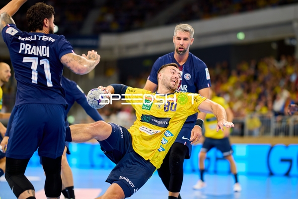 Jannik Kohlbacher (80; Rhein Neckar Löwen) wirft aufs Tor