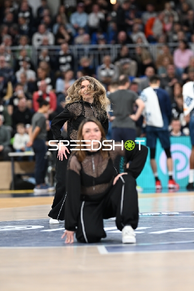 Tanz auf dem Basketballfeld