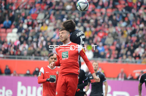 Fußball I Herren I Saison 2021-2022 I 3.Liga I 32.Spieltag I 1. FC Kaiserslautern - MSV Duisburg I 02.04.2022 Kopfballduell zwischen Alexander Winkler (#4, 1. FC Kaiserslautern) und Tobias Fleckstein (#15, MSV Duisburg)
Ort: Kaiserslautern, Germany
Datum: 02.04.2022