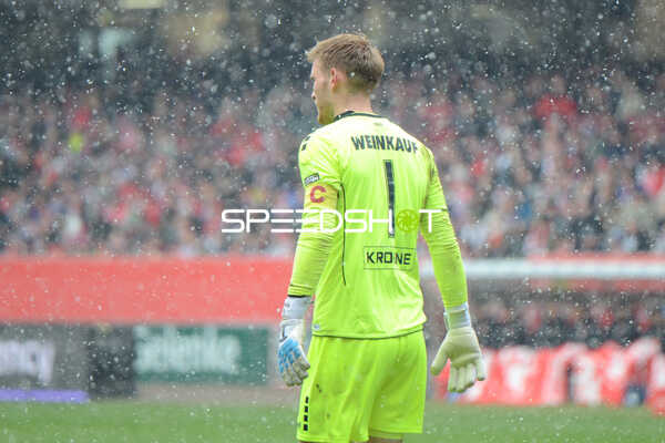Fußball I Herren I Saison 2021-2022 I 3.Liga I 32.Spieltag I 1. FC Kaiserslautern - MSV Duisburg I 02.04.2022 Leo Weinkauf (#1, MSV Duisburg)
Ort: Kaiserslautern, Germany
Datum: 02.04.2022