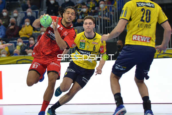 Handball I Herren I Saison 2021-2022 I Liqui Moly Handballbundesliga I 24.Spieltag I Rhein-Neckar Löwen - MT Melsungen I 13.03.2022 Antritt von Andre Gomes (#27, MT Melsungen) gegen Niclas Kirkelokke (#6, Rhein-Neckar Löwen) und Ilija Abutovic (#20, Rhein-Neckar Löwen)
Ort: Mannheim, Germany
Datum: 13.03.2022