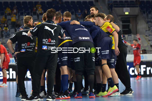 Handball I Herren I Saison 2021-2022 I Liqui Moly Handballbundesliga I 24.Spieltag I Rhein-Neckar Löwen - MT Melsungen I 13.03.2022 Besprechung der gesamten Mannschaft (Rhein-Neckar Löwen) beim Timeout
Ort: Mannheim, Germany
Datum: 13.03.2022