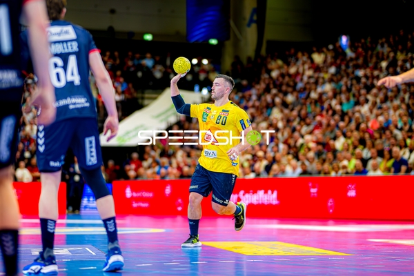 Wurf Jannik Kohlbacher (80;Rhein Neckar Löwen)