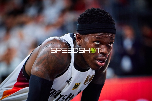 Spieler Dennis Schröder (17; Deutschland) auf dem Court