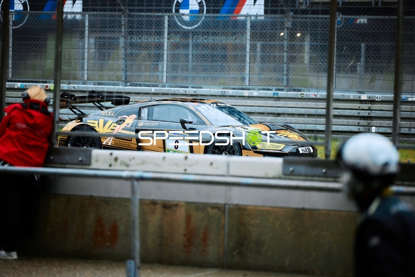 Boxenstopp Juta Racing (8): Alexey Veremenko, Elia Erhart, Frank Stippler, SELV