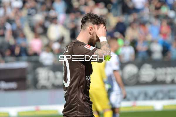Fußball I Herren I Saison 2021-2022 I 2. Bundesliga I 30.Spieltag I SV Sandhausen - FC St. Pauli I 16.04.2022 Marcel Hartel (#30, FC St. Pauli) kann es nicht fassen
Ort: Sandhausen, Germany
Datum: 16.04.2022