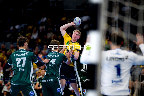 Haukur Thrastarson (25; Rhein Neckar Löwen) wirft aufs Tor