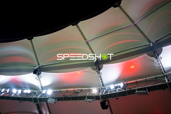 Beleuchtetes Stadiondach