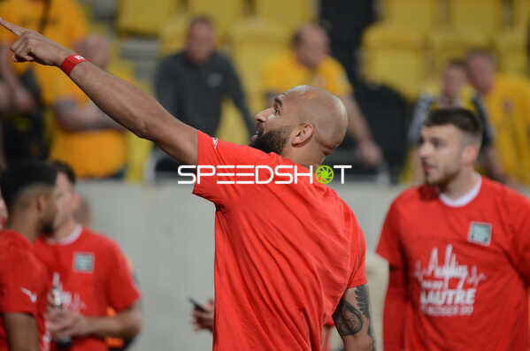Fußball I Herren I Saison 2021-2022 I 2.Bundesliga Relegation I Rückspiel I SG Dynamo Dresden - 1. FC Kaiserslautern I 24.05.2022 Terrence Anthony Boyd (#13, 1. FC Kaiserslautern) zeigt in den Gästeblock
Ort: Dresden, Germany
Datum: 24.05.2022