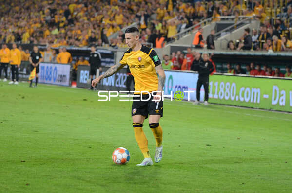 Fußball I Herren I Saison 2021-2022 I 2.Bundesliga Relegation I Rückspiel I SG Dynamo Dresden - 1. FC Kaiserslautern I 24.05.2022 Panagiottis Vlachodimos (#7, SG Dynamo Dresdem) am Ball
Ort: Dresden, Germany
Datum: 24.05.2022
