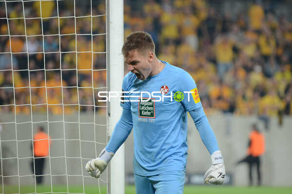 Fußball I Herren I Saison 2021-2022 I 2.Bundesliga Relegation I Rückspiel I SG Dynamo Dresden - 1. FC Kaiserslautern I 24.05.2022 Jubel von Matheo Raab (#40, 1. FC Kaiserslautern)
Ort: Dresden, Germany
Datum: 24.05.2022
