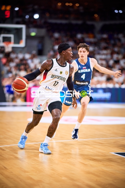 Duell: Dennis Schröder (17; Deutschland) gegen Mark Padjen (4; Slowenien)