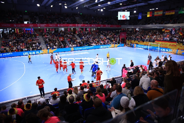 Spieler von Enrique ZORITA (3; Spanien) und Pere AMAT (27; Spanien) im Austausch