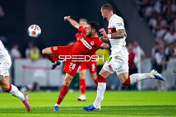 Zweikampf um den Ball