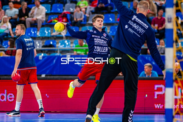 Wurf Nikola Vlahovic (3;SG BBM Bietigheim), Julius Kühn (5;SG BBM Bietigheim)