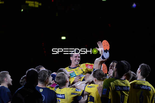 Handball I Herren I Saison 2021-2022 I Liqui Moly Handballbundesliga I 33.Spieltag I Rhein-Neckar Löwen - THW Kiel I 08.06.2022 Andy Schmid (#2, Rhein-Neckar Löwen) wird von der Mannschaft nach oben geschmiessen
Ort: Mannheim, Germany
Datum: 08.06.2022