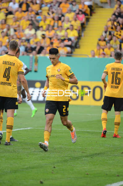 Fußball I Herren I Saison 2022-2023 I DFB-Pokal I 1. Runde I SG Dynamo Dresden - VfB Stuttgart I 29.07.2022 Kyu-Hyun Park (#2, SG Dynamo Dresden)
Ort: Dresden, Germany
Datum: 29.07.2022