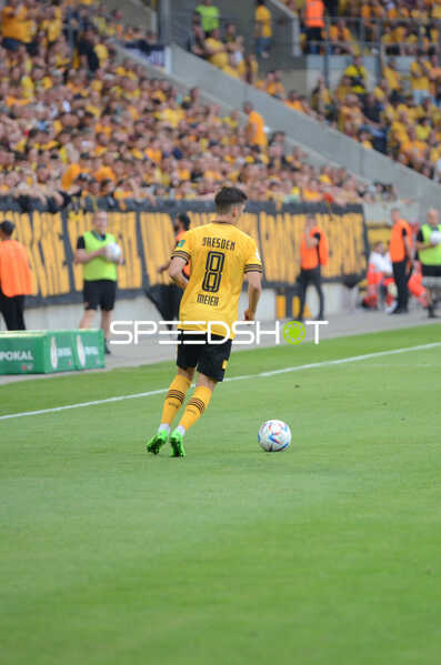 Fußball I Herren I Saison 2022-2023 I DFB-Pokal I 1. Runde I SG Dynamo Dresden - VfB Stuttgart I 29.07.2022 Jonathan Meier (#8, SG Dynamo Dresden) am Ball
Ort: Dresden, Germany
Datum: 29.07.2022