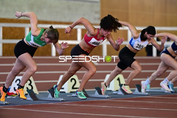 Start des Rennens mit 486; LG Region Karlsruhe und Weber Antonia (285; LG Idar-Oberstein)