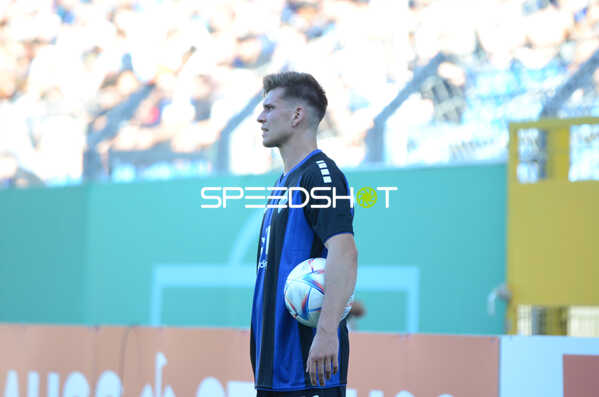 Fußball I Herren I Saison 2022-2023 I DFB-Pokal I 1. Runde I SV Waldhof Mannheim - Holstein Kiel I 31.07.2022 Alexander Rossipal (#21, SV Waldhof Mannheim) beim Einwurf
Ort: Mannheim, Germany
Datum: 31.07.2022